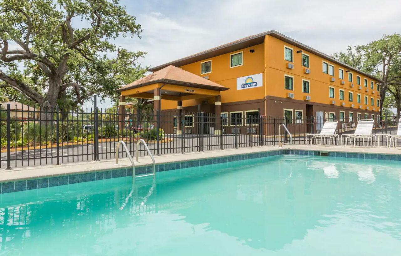 Days Inn By Wyndham Biloxi Beach Exterior photo